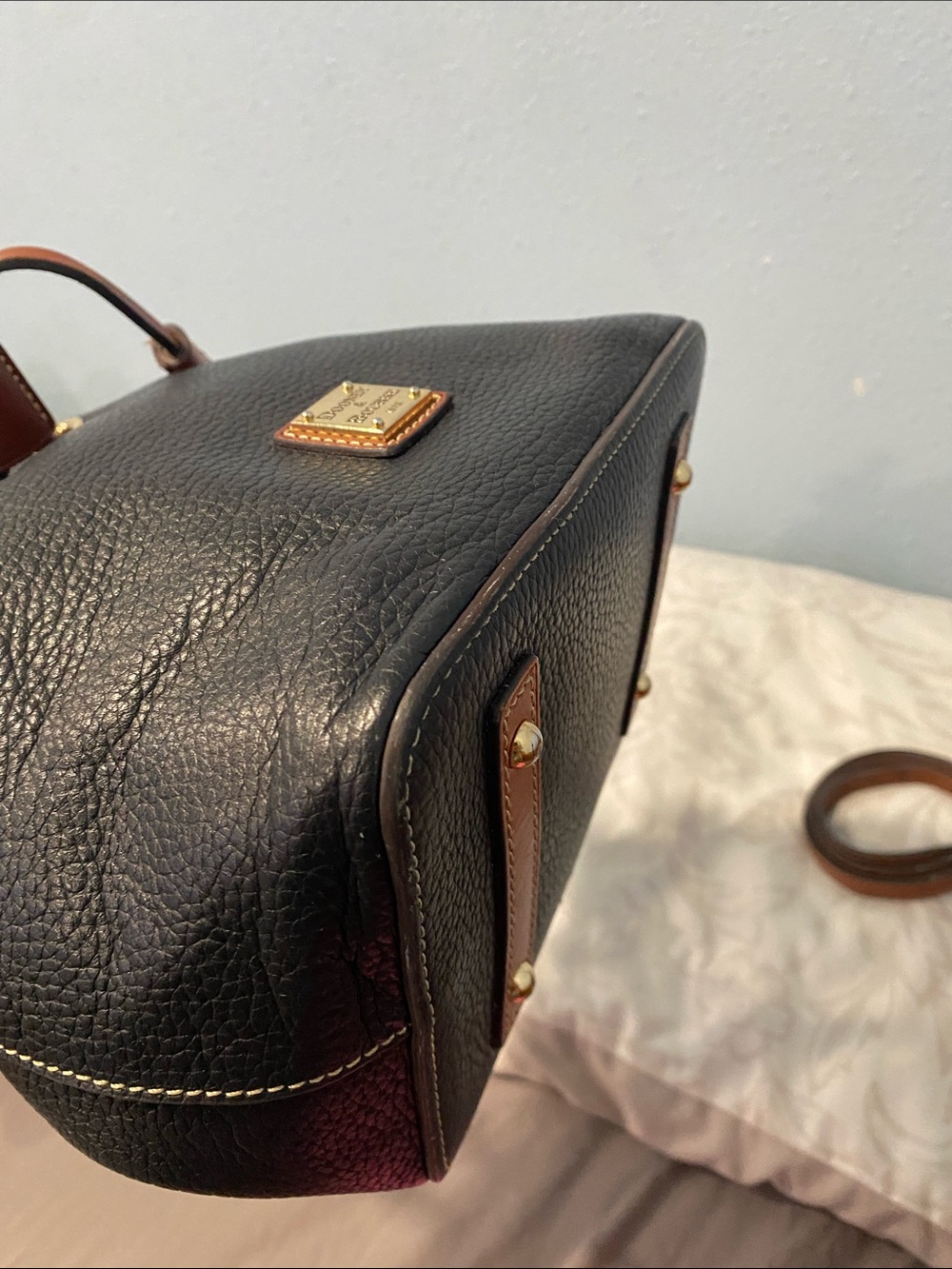 Dooney pebble leather bucket bag - Picture 5 of 14